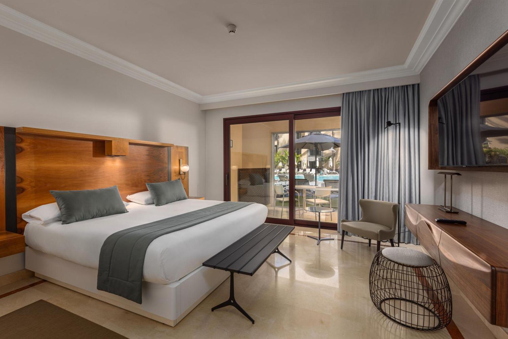 Lopesan Costa & Hotel
